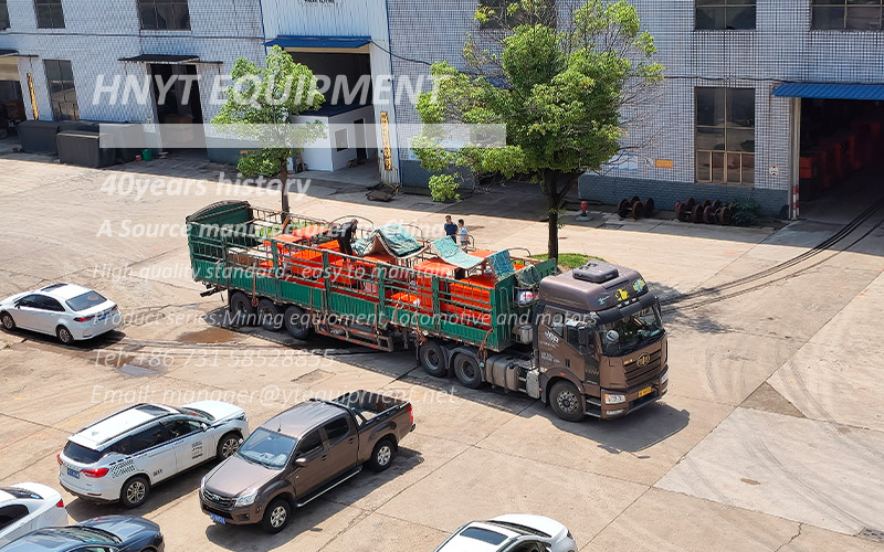 Отгрузка 5-тонного аккумуляторного электровоза и 2,5-тонного аккумуляторно