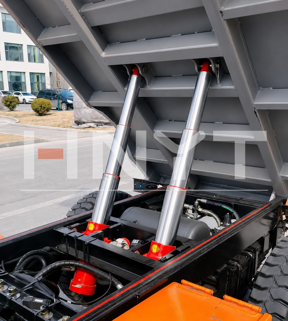 Hydraulic cylinders should lift smoothly without leakage or vibration.jpg Hydraulic cylinders should lift smoothly without leakage or vibration.jpg