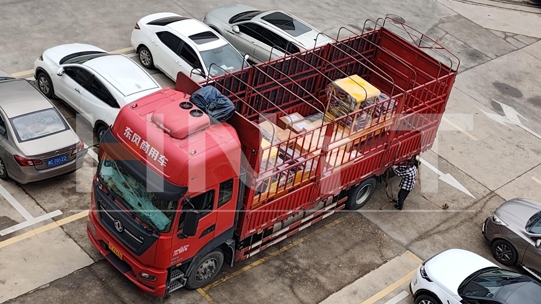 05-export-truck-factory-yard.jpg 05-export-truck-factory-yard.jpg